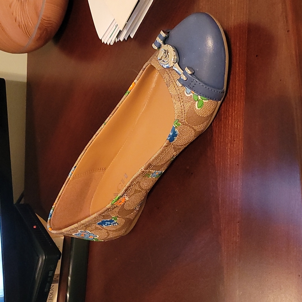Coach Shoes - Picture 2 of 4